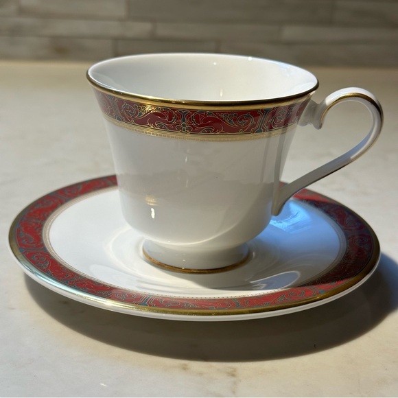 Royal Doulton Martinique Cups and Saucers set of 4 - Picture 4 of 11